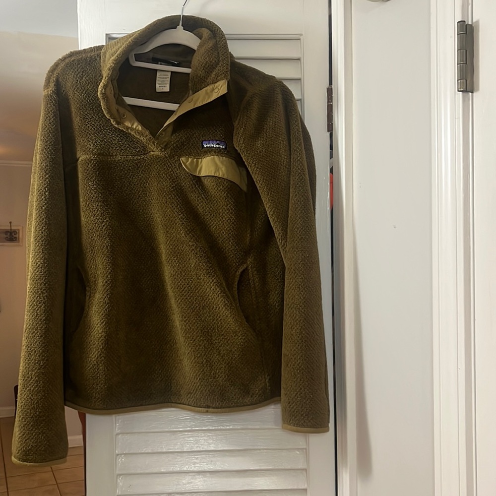 Patagonia fleece pullover